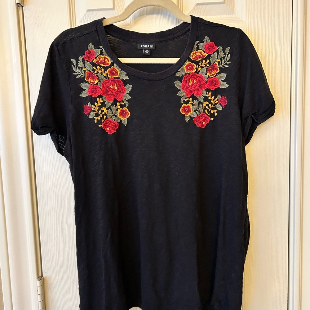 Torrid Black Tee with Red and Yellow Floral embroidery flowers